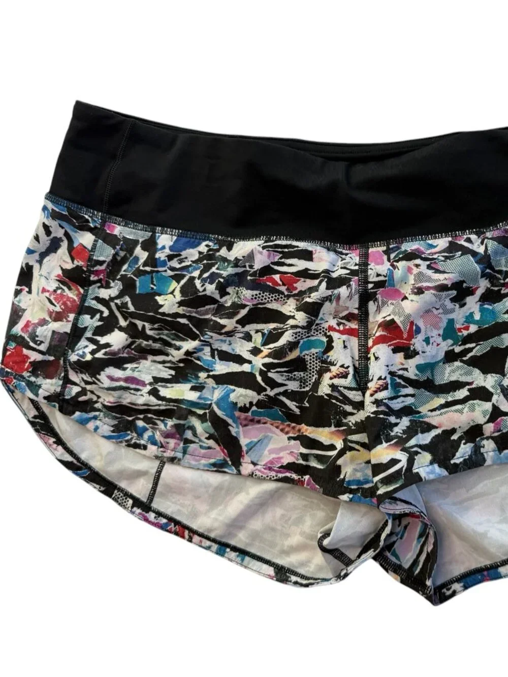Lululemon Shorts Black Waist White Abstract Blue Pattern. Size women's 8.  Short